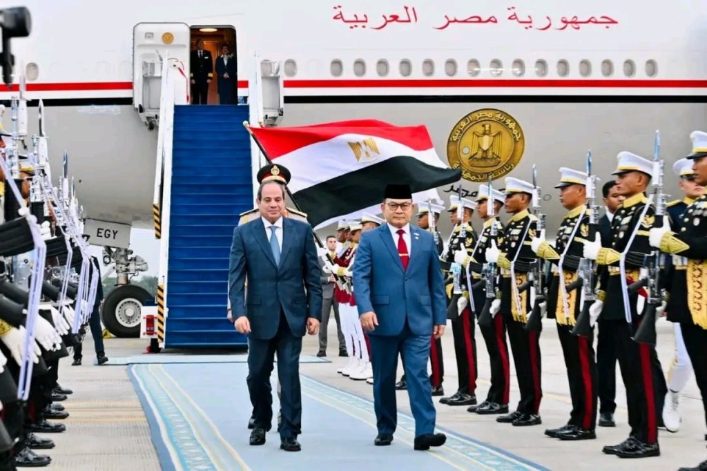 Presiden Mesir Abdel Fattah El-Sisi Tiba di Jakarta, Disambut Upacara Kenegaraan